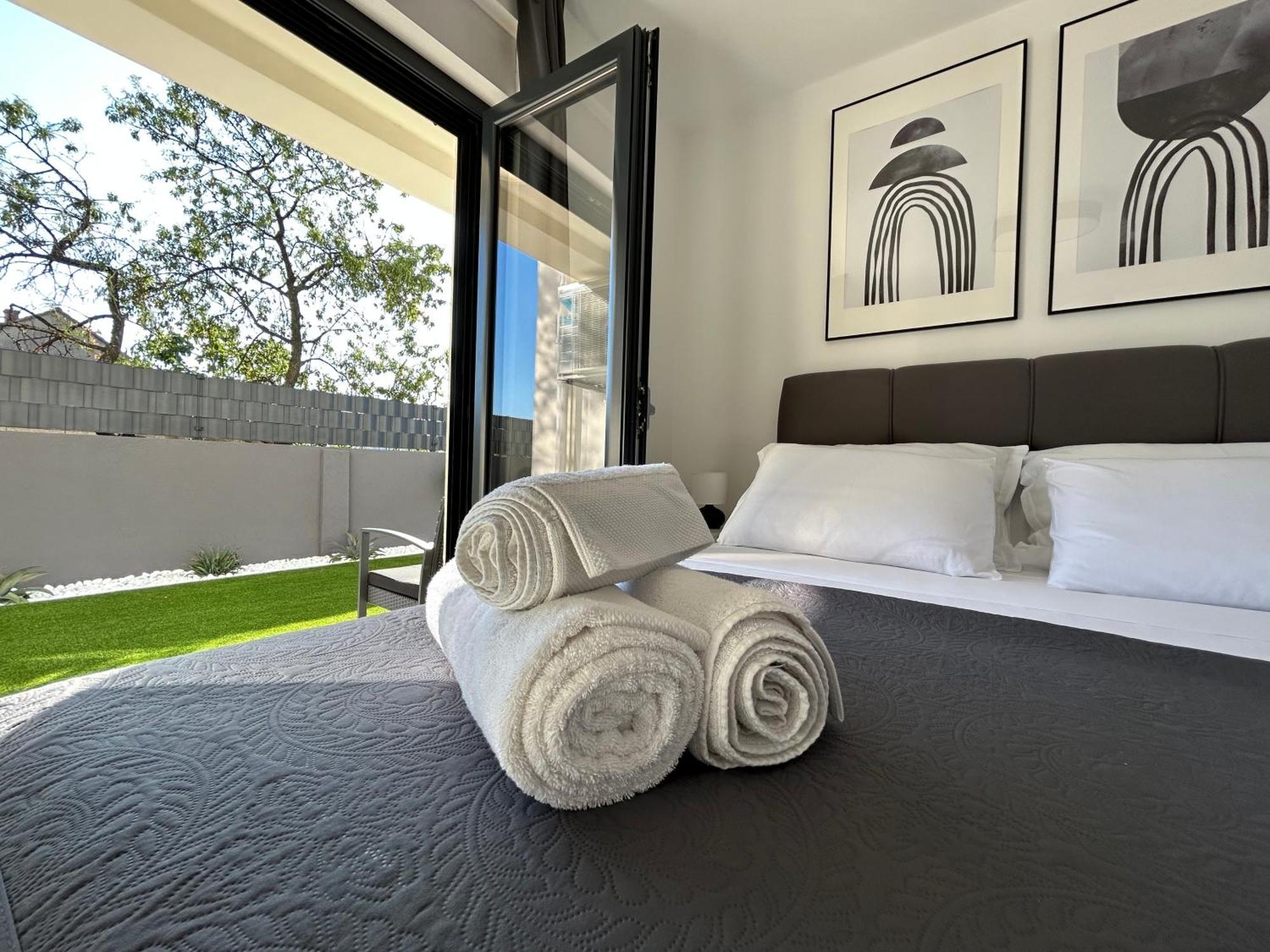 זאדאר Apartment Oris, Private Parking, Garden מראה חיצוני תמונה